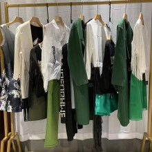 廣州市白云區(qū)石門慕語服裝經(jīng)營部 優(yōu)質(zhì)服裝批發(fā)一站式服務(wù)